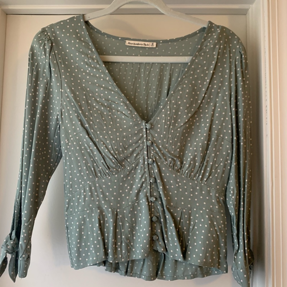Abercrombie & Fitch Blouse | size M | blue and white polka dot | NWOT
